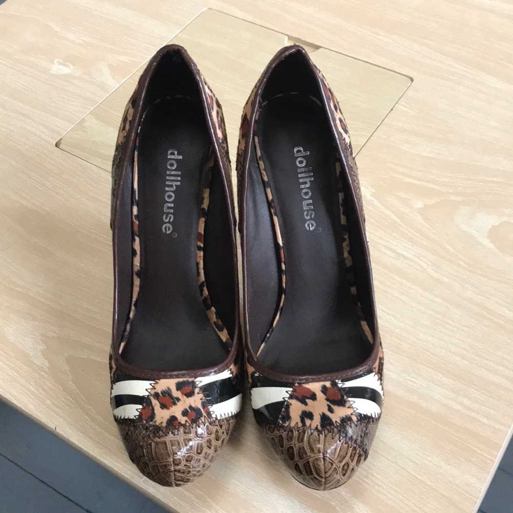 Shoes - Picture 2 of 5